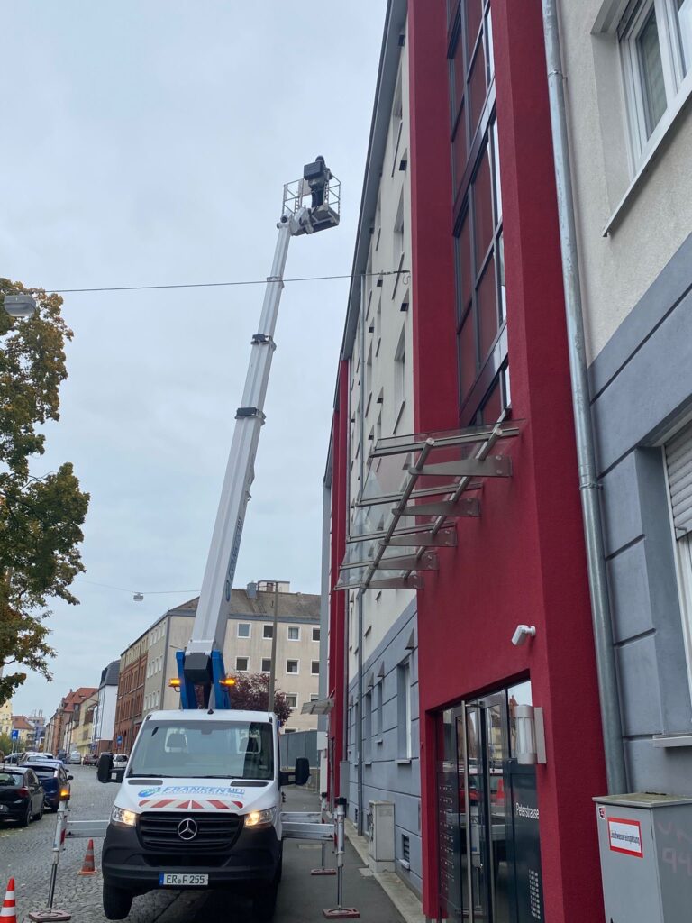 Hocharbeiten an der Straße